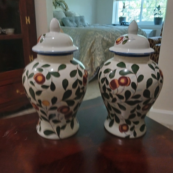 Moving sales, all high end almost new - Picture 11 of 12